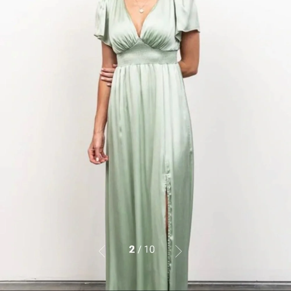 Size XXL sage green bridesmaid dress. Floor length. Satin. Never worn with tags - Picture 1 of 3